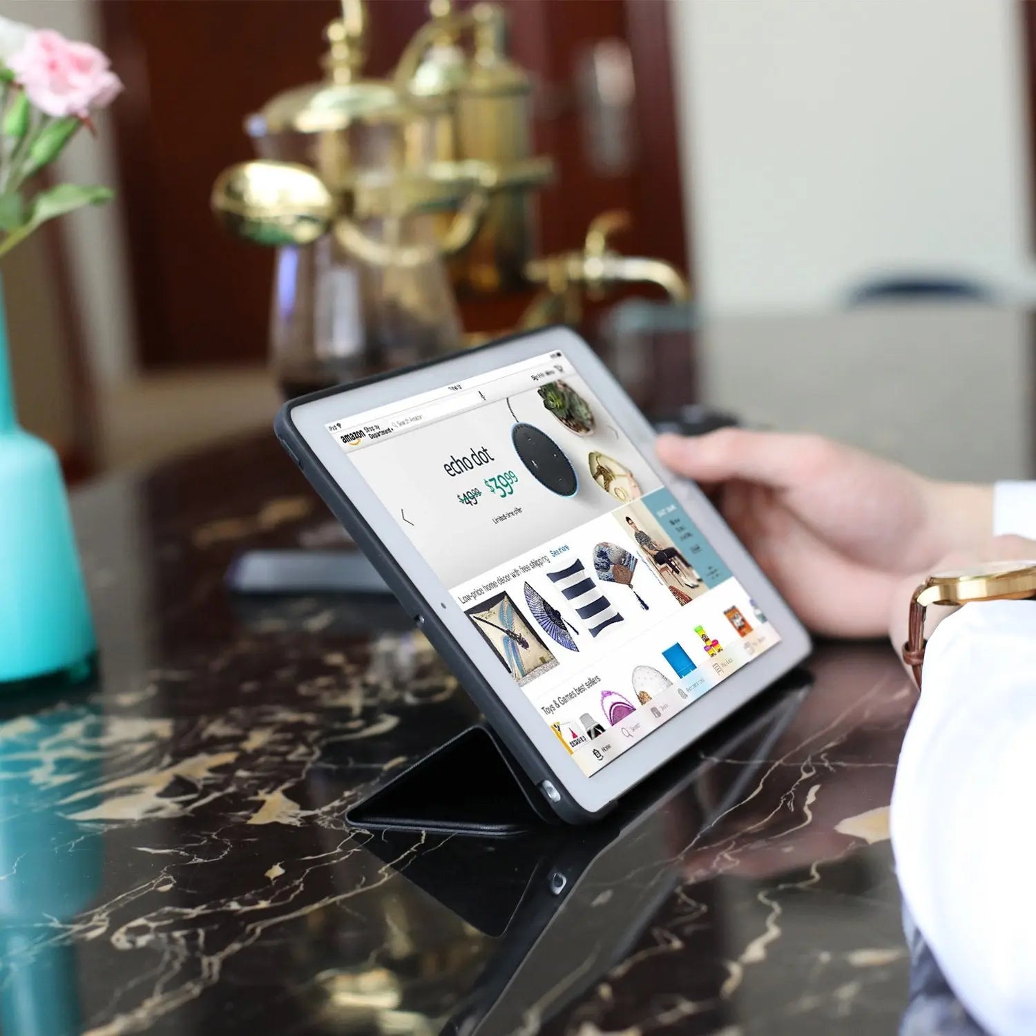MoArmouz - Trifold Stand Smart Case for iPad 9.7-inch (6th / 5th Gen)