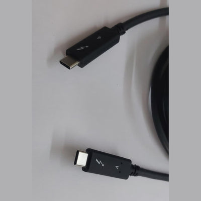 Thunderbolt 4 cable USB-C connectors with Thunderbolt 4 marking — Moarmouz