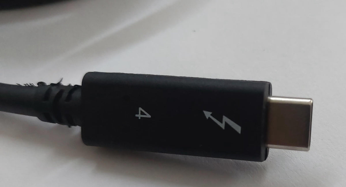 Close-up of the Thunderbolt 4 USB-C connector — Moarmouz
