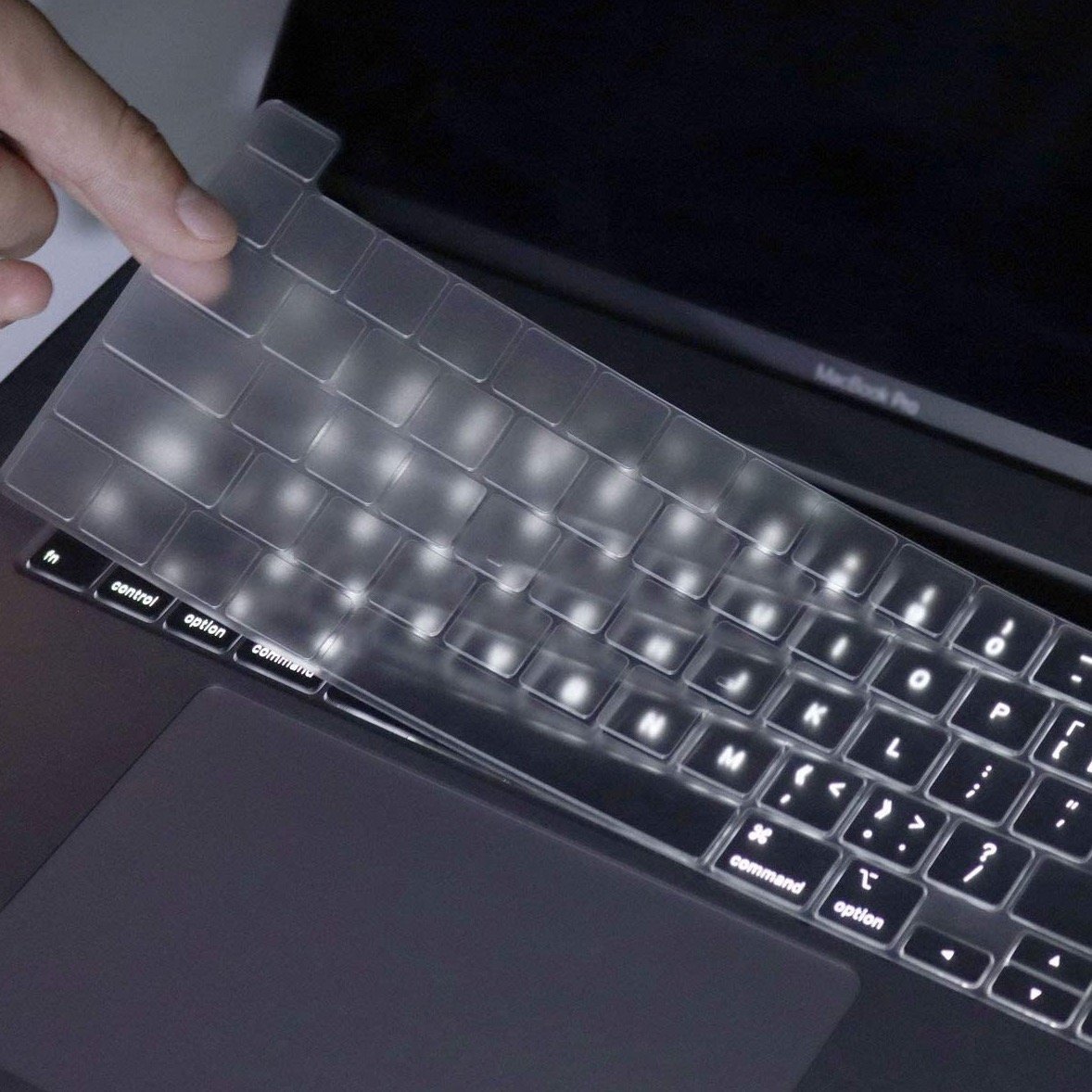 MoArmouz - Keyboard Protector for MacBook Pro 16-inch (2020-2019) - EU Layout